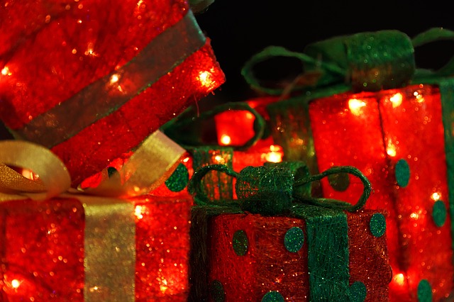 もっと子どもの記憶に残るクリスマスに クリスマスプレゼントの渡し方サプライズアイデア Mimily